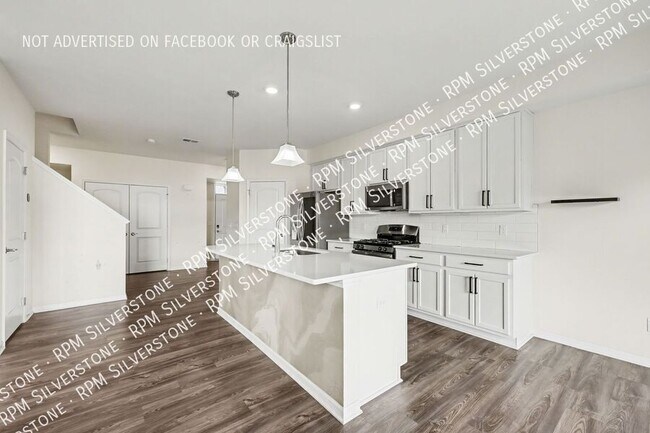 Building Photo - 8727 Pioneer St