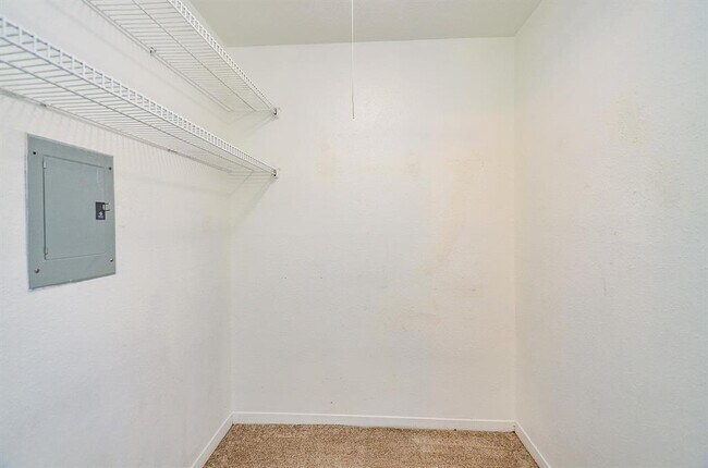 Building Photo - 9350 Country Creek St