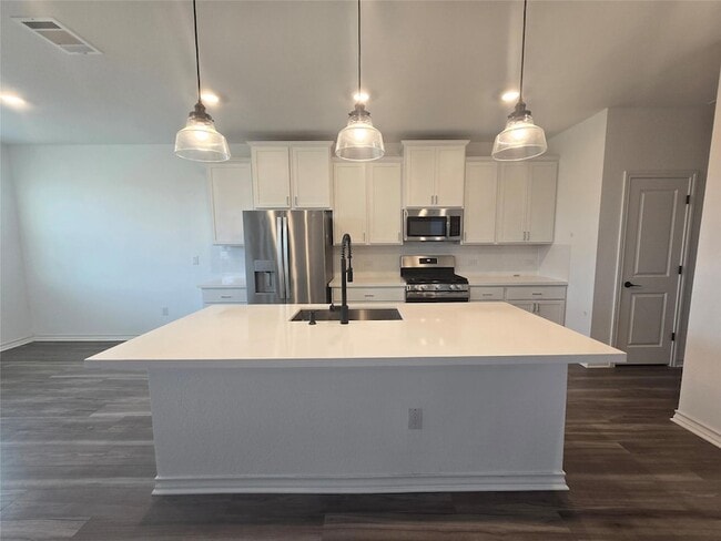 Building Photo - 2913 St Regis Dr