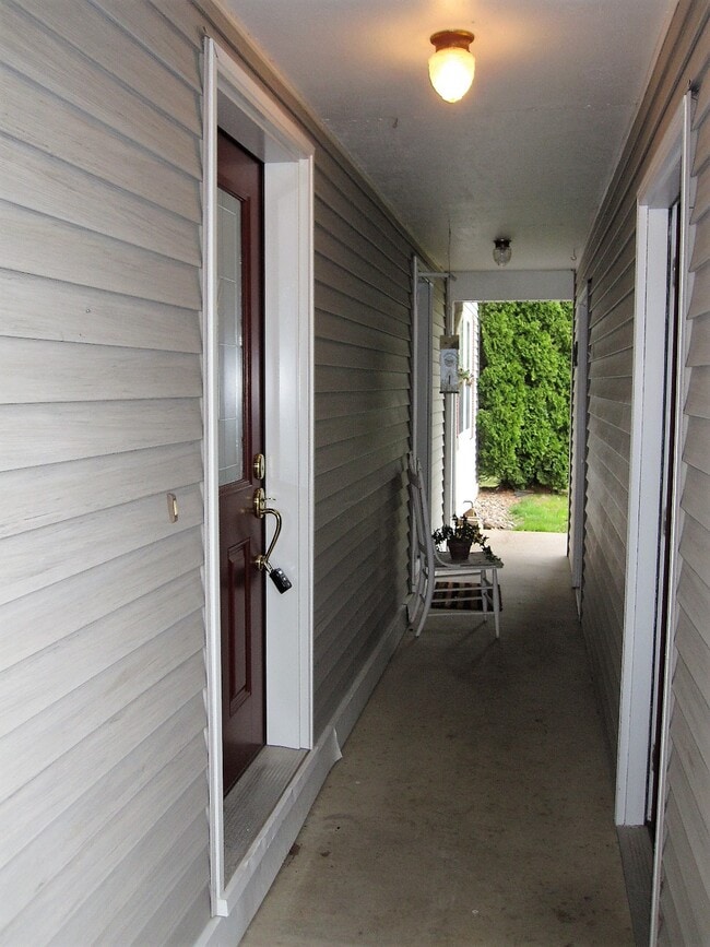 Building Photo - 2213 Namekagon St