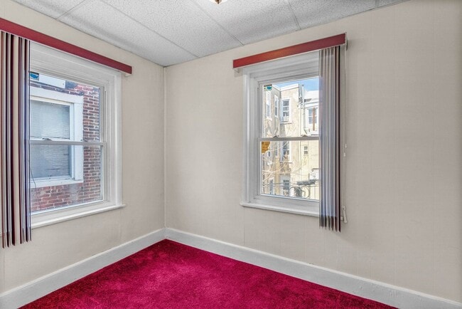 Building Photo - 513 Morris St