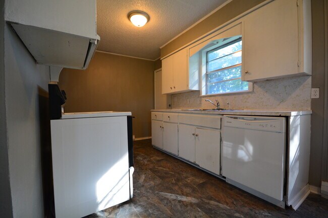 Building Photo - 1788-1788 W Grapevine Dr