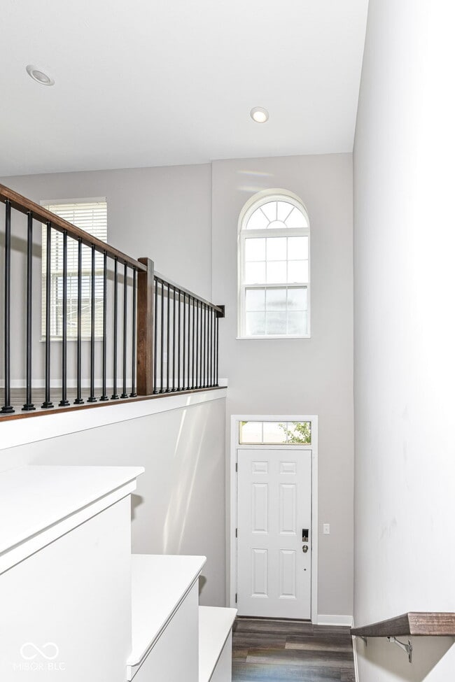 Building Photo - 6898 Sunstone Pl