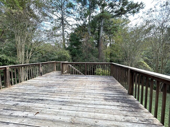 Building Photo - Updated Home near Emory University