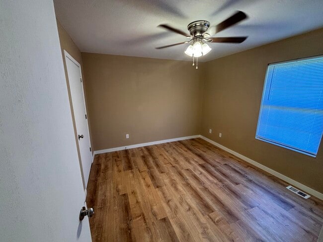 Building Photo - 1707 Hanover Blvd