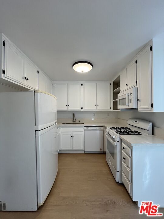 Building Photo - 5115 Kester Ave