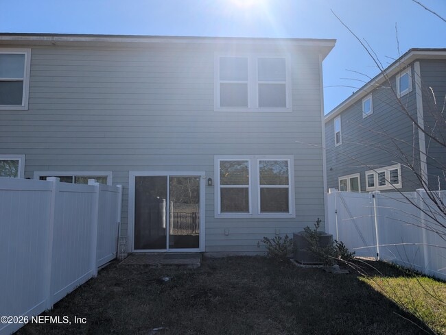 Building Photo - 10663 Waterfield Rd