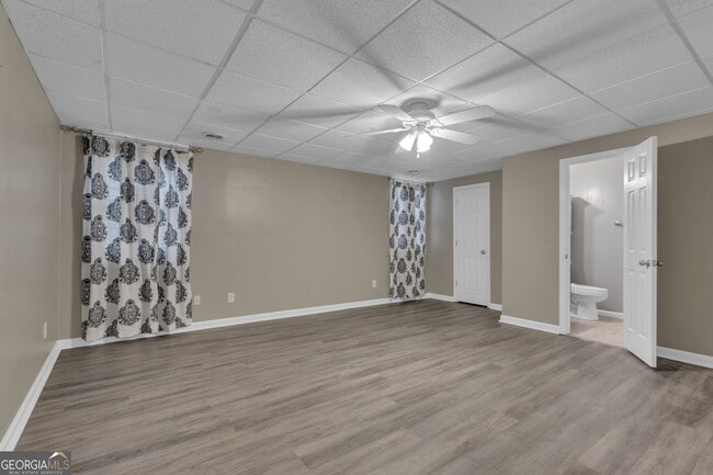 Building Photo - 135 Handshaker Ct