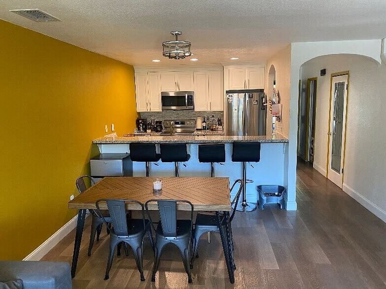 Building Photo - 3092 Peppermill Cir