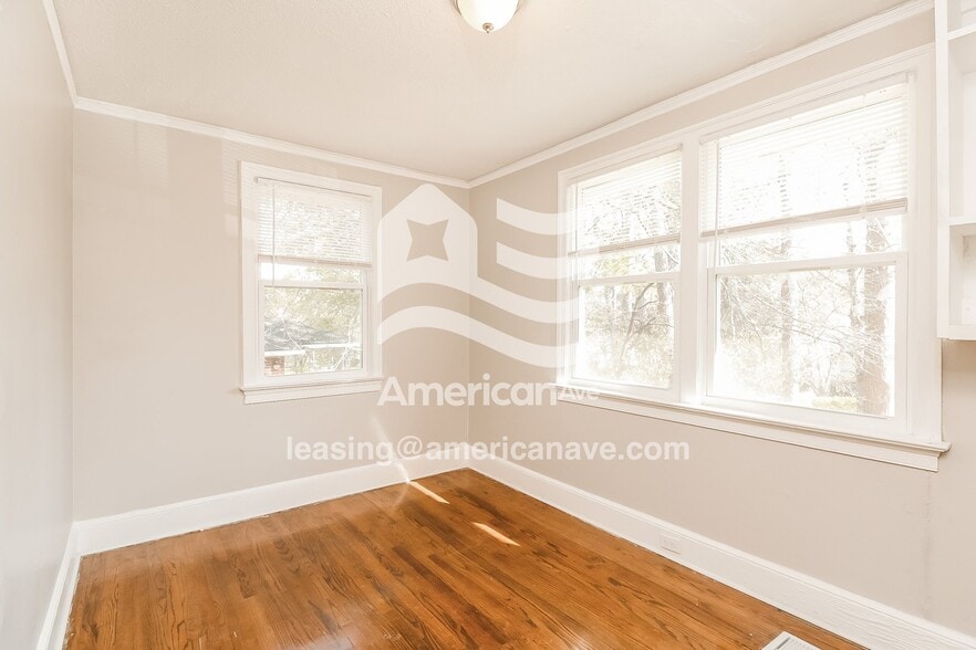 Building Photo - 1490 Cameron St