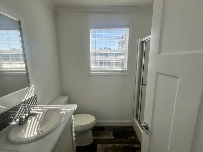 Building Photo - 40 Betty Dr