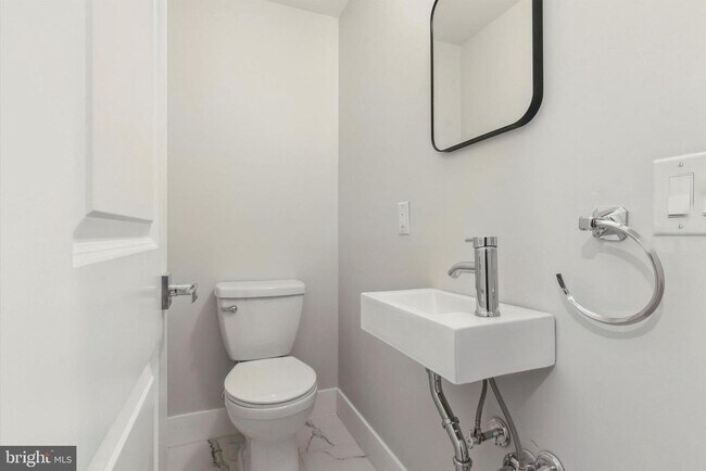 Building Photo - 1223 N 7th St