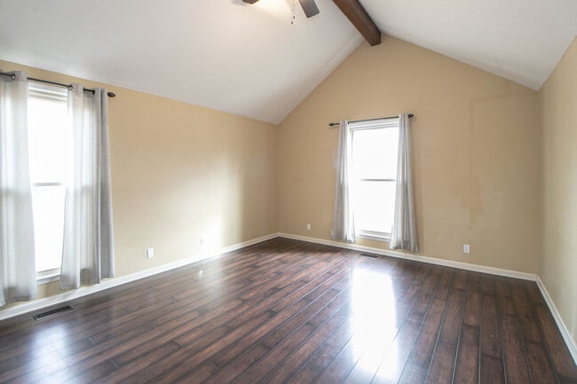 Building Photo - 1122 Rosebrook Dr