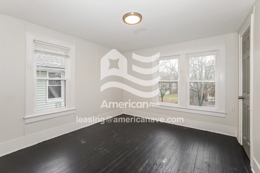 Building Photo - 691 Noble Ave