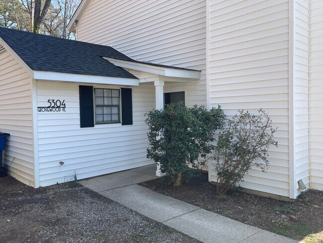 Building Photo - 5302-5304 Grovewood Place