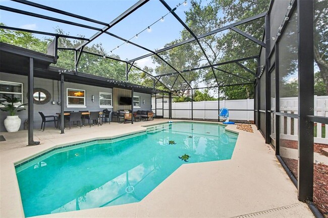 Building Photo - 1026 S Lakemont Ave