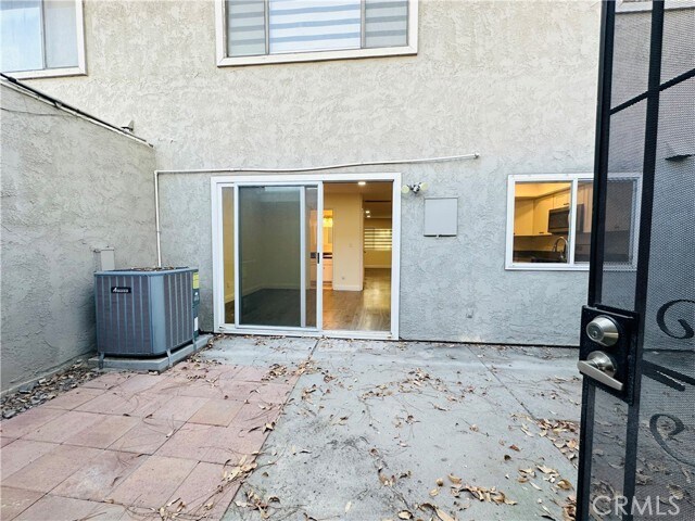Building Photo - 2061 W Redlands Blvd