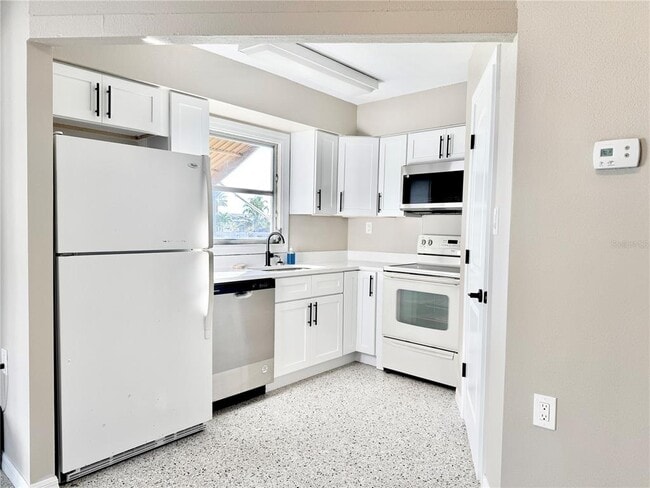 Building Photo - 4528 Floramar Terrace