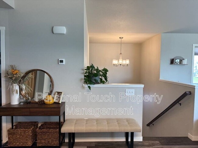 Building Photo - 1071 Barnes Dr W