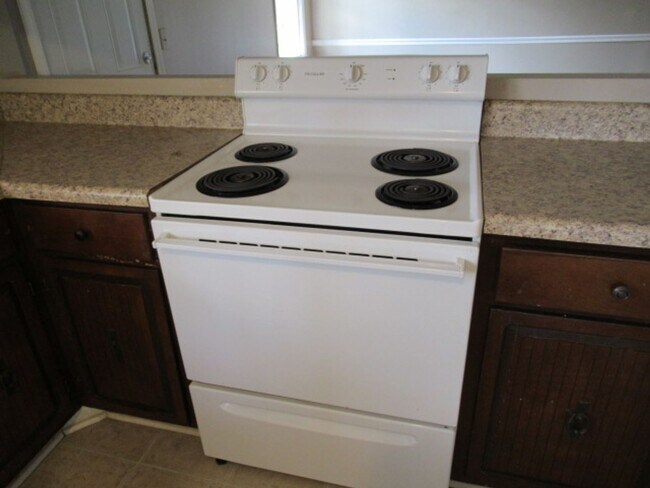 Building Photo - 3bd, 2ba. with carport