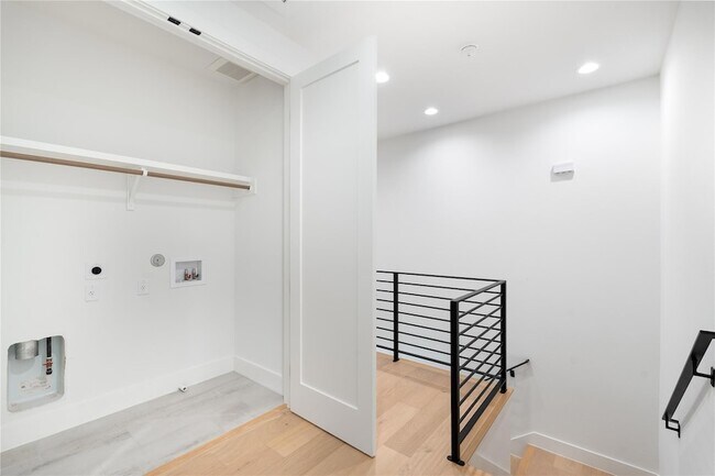 Building Photo - 3001 E 51st St