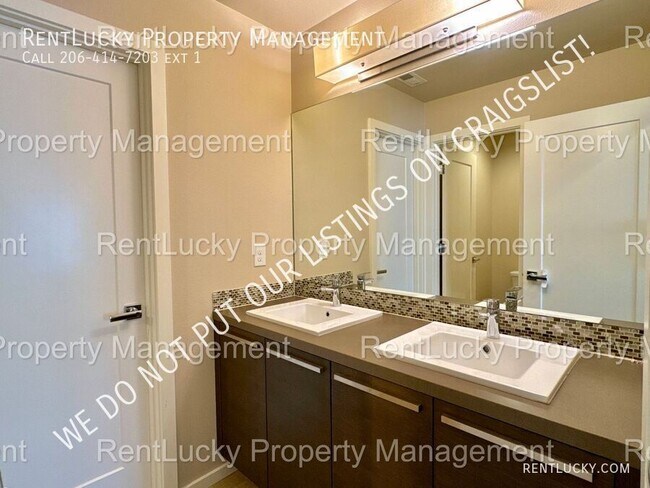 Building Photo - 34601 56th Ct S