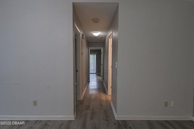 Building Photo - 6175 Sequoia Dr