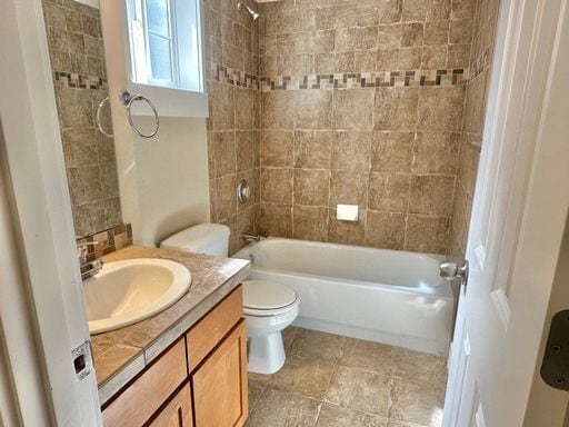 Building Photo - *New Price! Wonderful 3 bed Townhome in Pinehurst neighborhood!