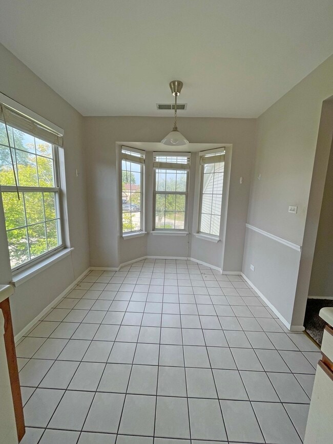 Building Photo - 238 Green Knoll Ln