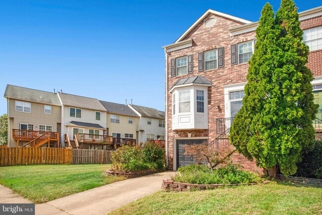 Building Photo - 4101 La Mauricie Loop