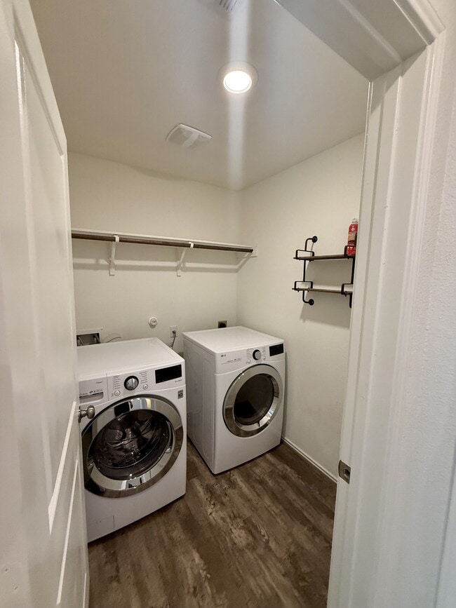 Building Photo - 3908 Ignacio Dr