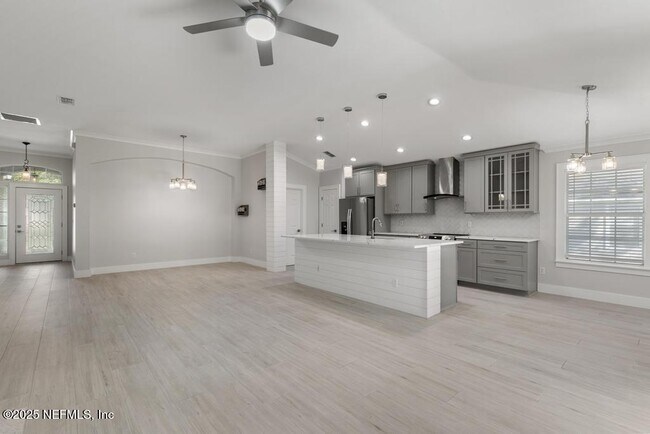 Building Photo - 744 Dewdrop Loop