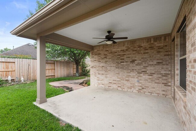 Building Photo - 26873 Armor Oaks Dr