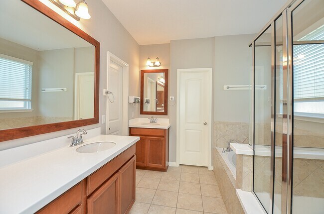 Building Photo - 5528 Gemstone Park Rd