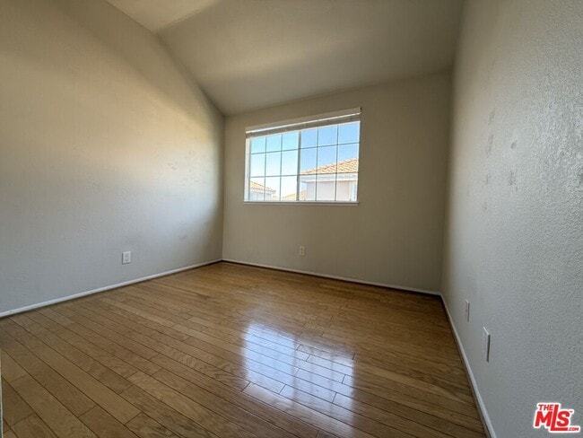 Building Photo - 13975 Lemoli Ave