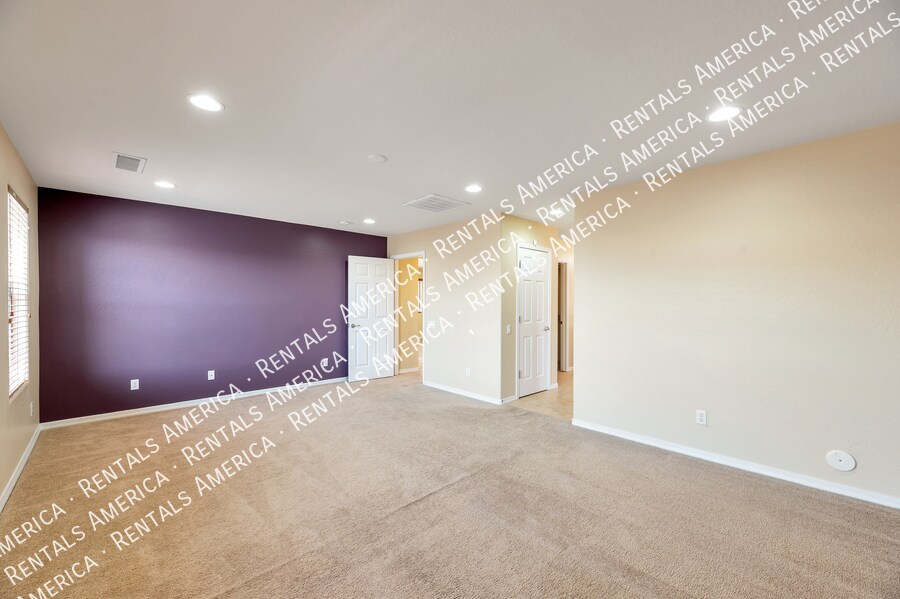Building Photo - 15813 N Dante Dr