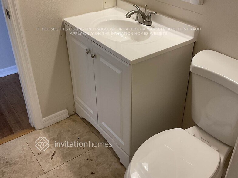 Building Photo - 637 Timber Bay Cir E