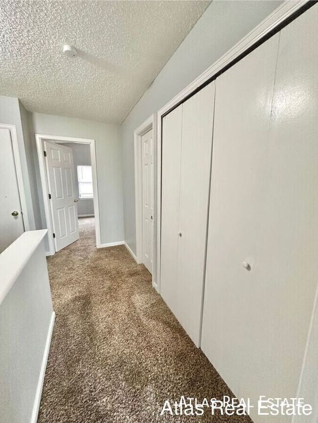 Building Photo - 6970 Peyote Way