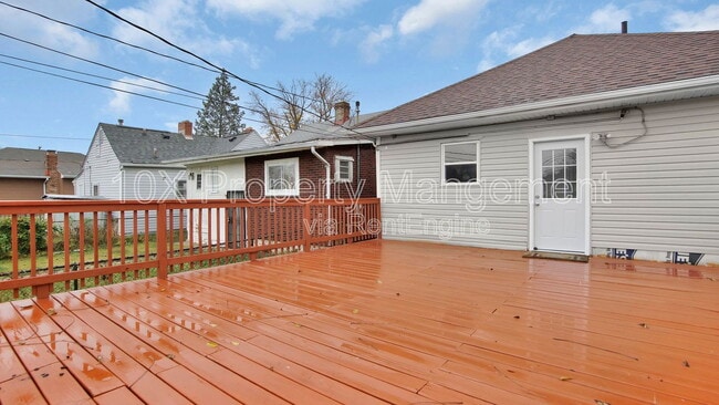 Building Photo - 271 S Wheatland Ave