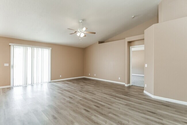 Building Photo - 527 N Bailey Cir