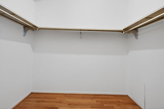Building Photo - 9404 Woodington Dr