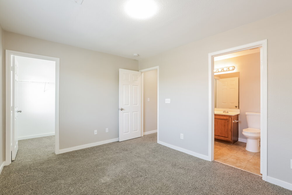 Building Photo - 5162 Dillingham Dr