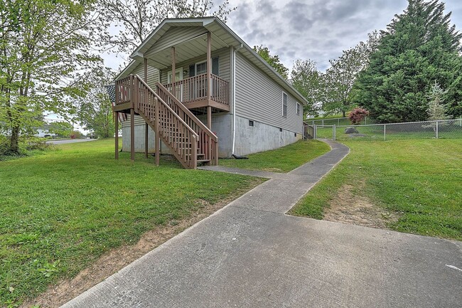 Primary Photo - 303 Moorland Dr