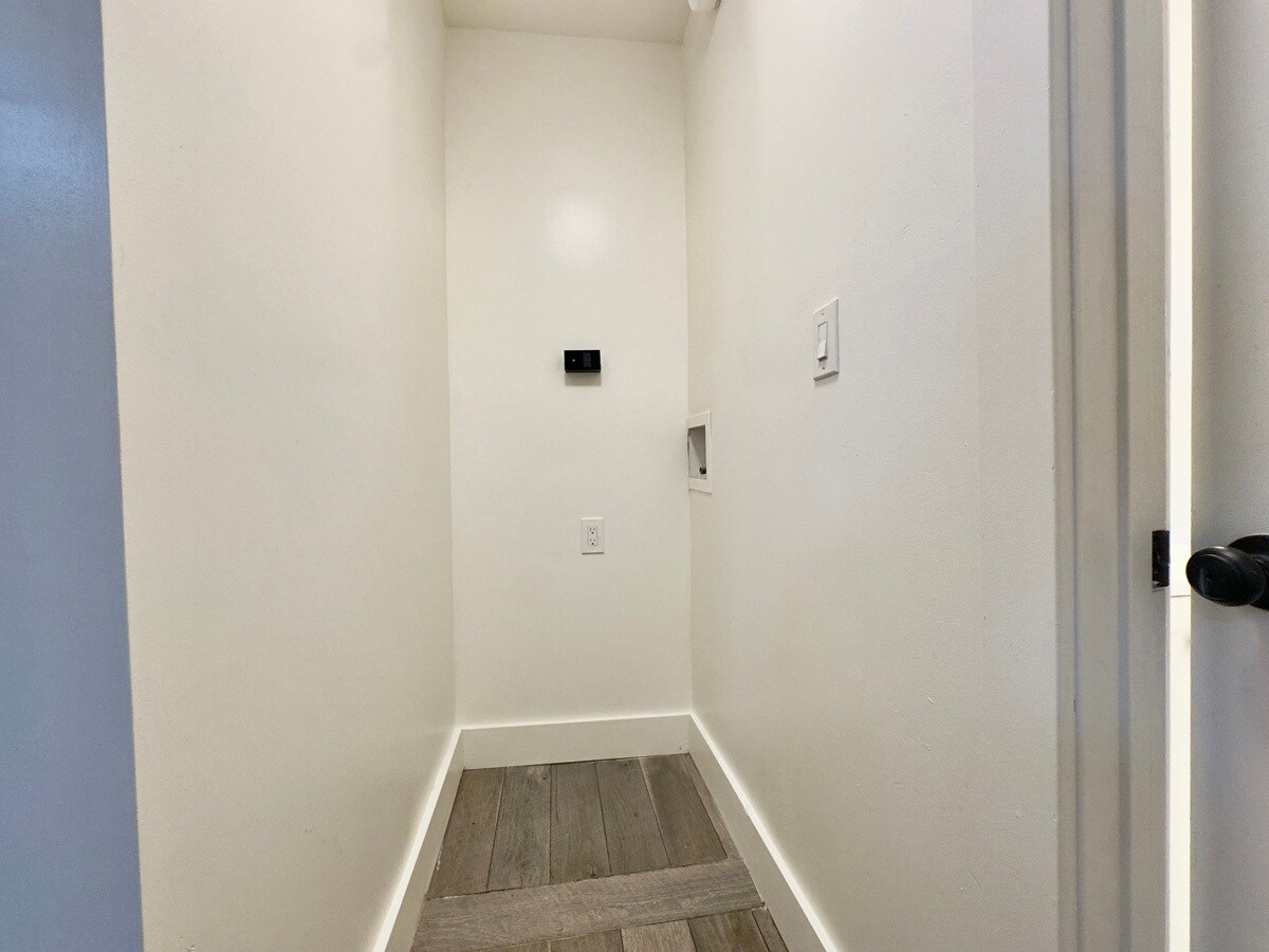 Building Photo - 827 30th St
