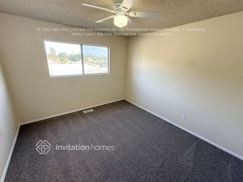 Building Photo - 120 E 67th Way
