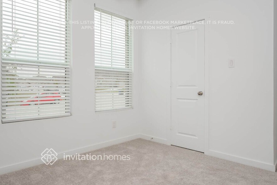 Building Photo - 339 Sedalia Trl