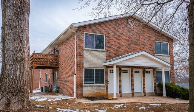 Building Photo - Two bedroom renovated apartment