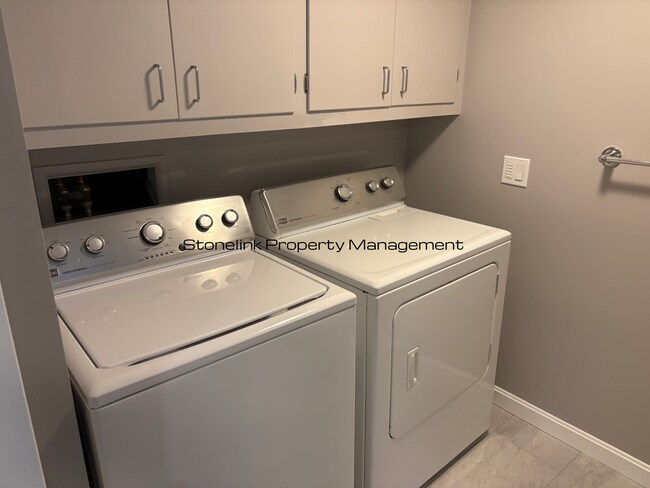 Building Photo - Beautiful Single Family Home For Rent in W...