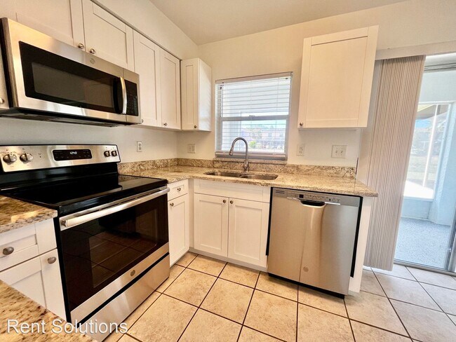 Building Photo - 2 br, 2.5 bath House - 715 Kensington Lake...