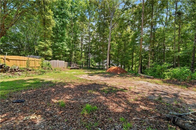 Building Photo - 141 Poplar Way